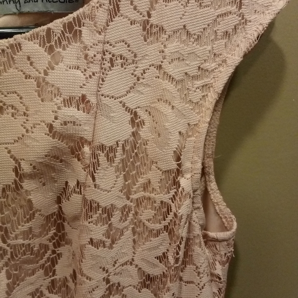 142) Danny and Nicole women's sleeveless lace dress. Dusty rose. Size 6 - Picture 2 of 5